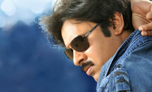 power star pawan kalyan,s.j surya,involvement,new story  పవన్‌ మళ్లీ మొదలుపెట్టాడట....!